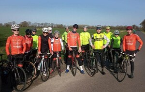 Préparation au contre-la-montre par équipe pour les cadets